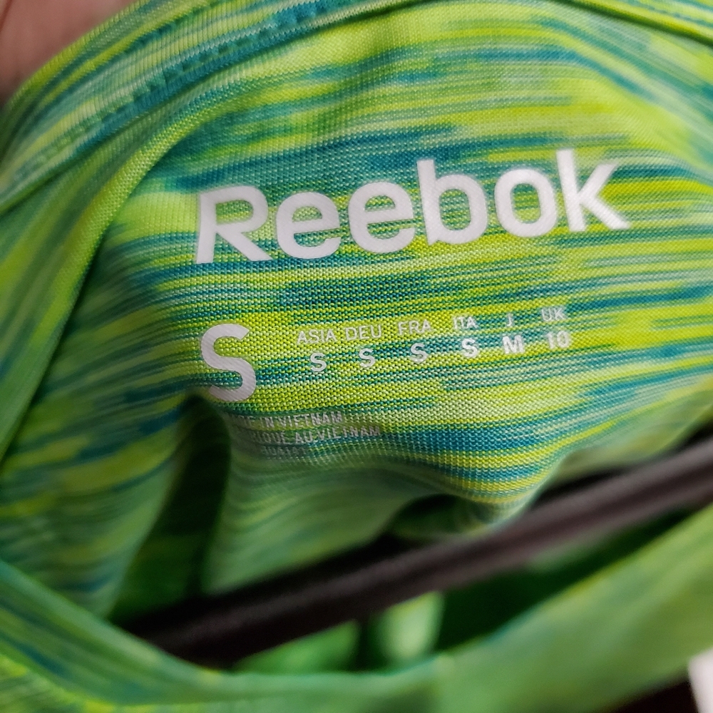 Reebok shirt - Picture 6 of 6